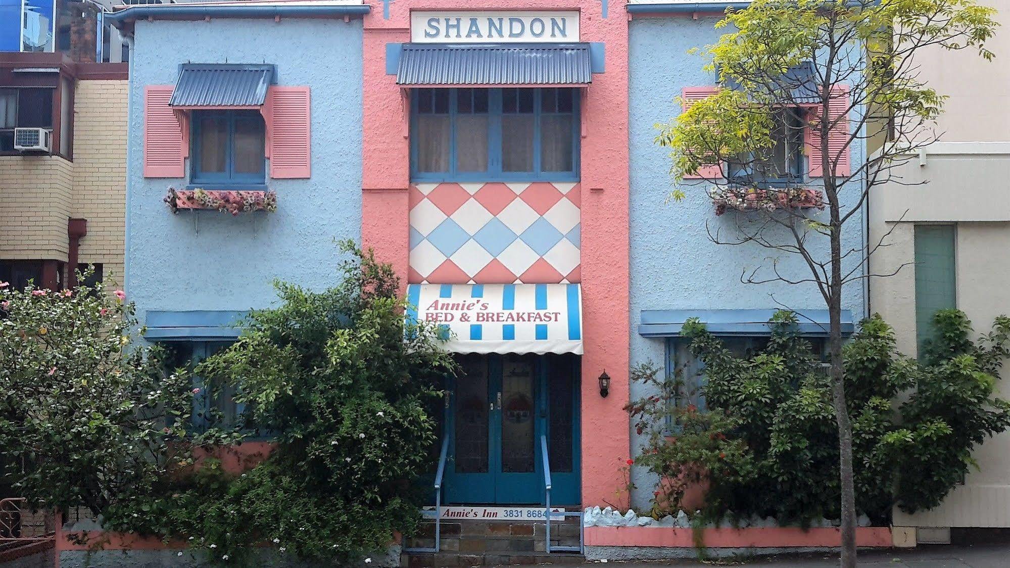 Annie'S Shandon Inn Brisbane Exterior photo